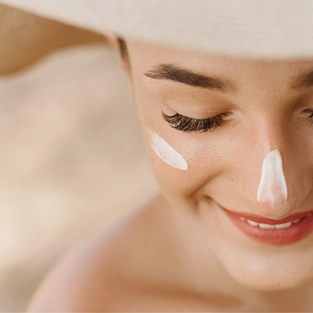 Should You Put Sunscreen On Before or After Moisturizer
